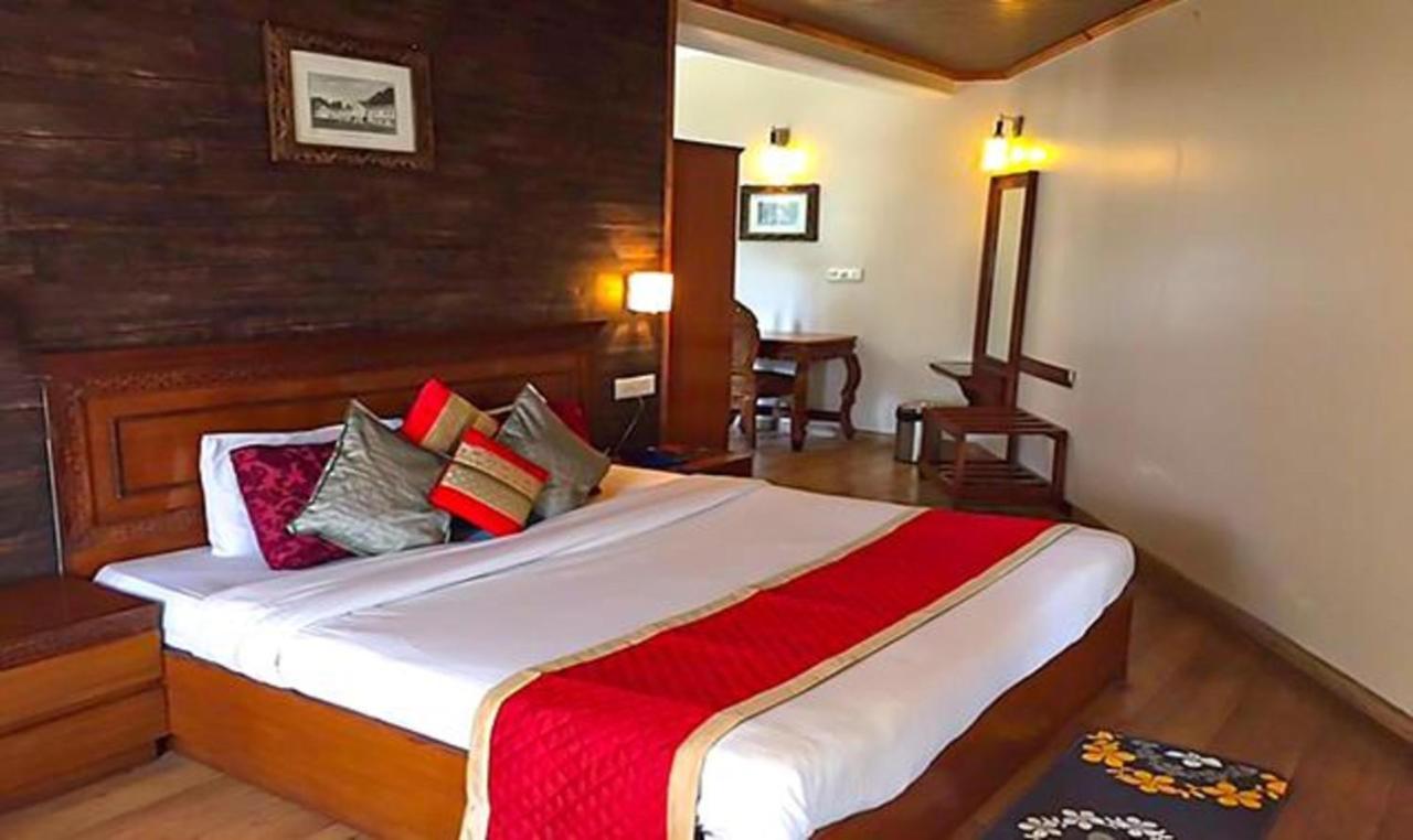 Wingait Inn - Hotel Near Mall Road Шимла Екстериор снимка