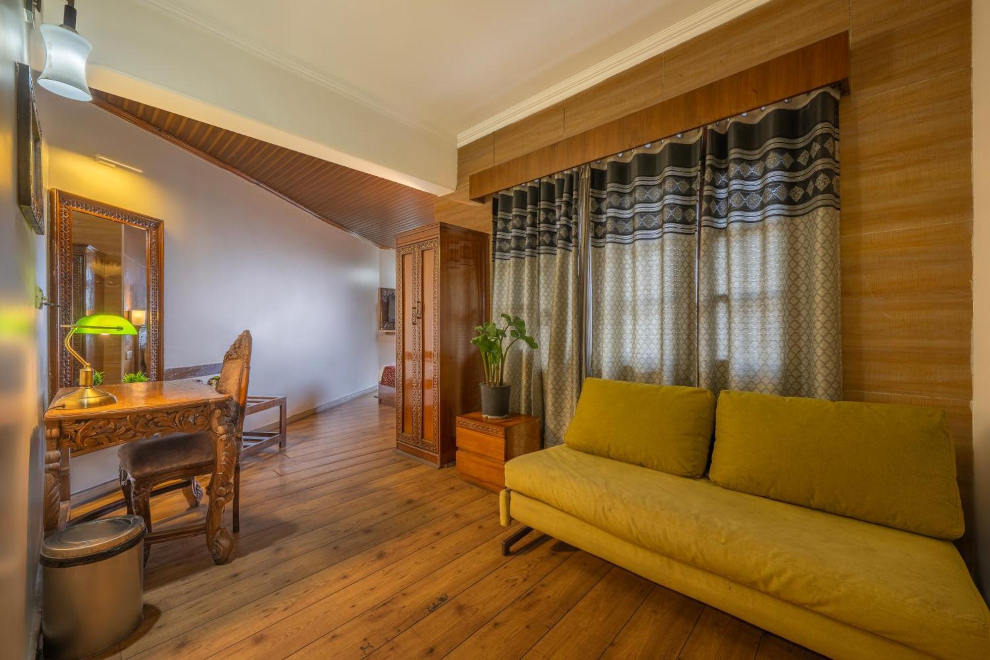 Wingait Inn - Hotel Near Mall Road Шимла Екстериор снимка