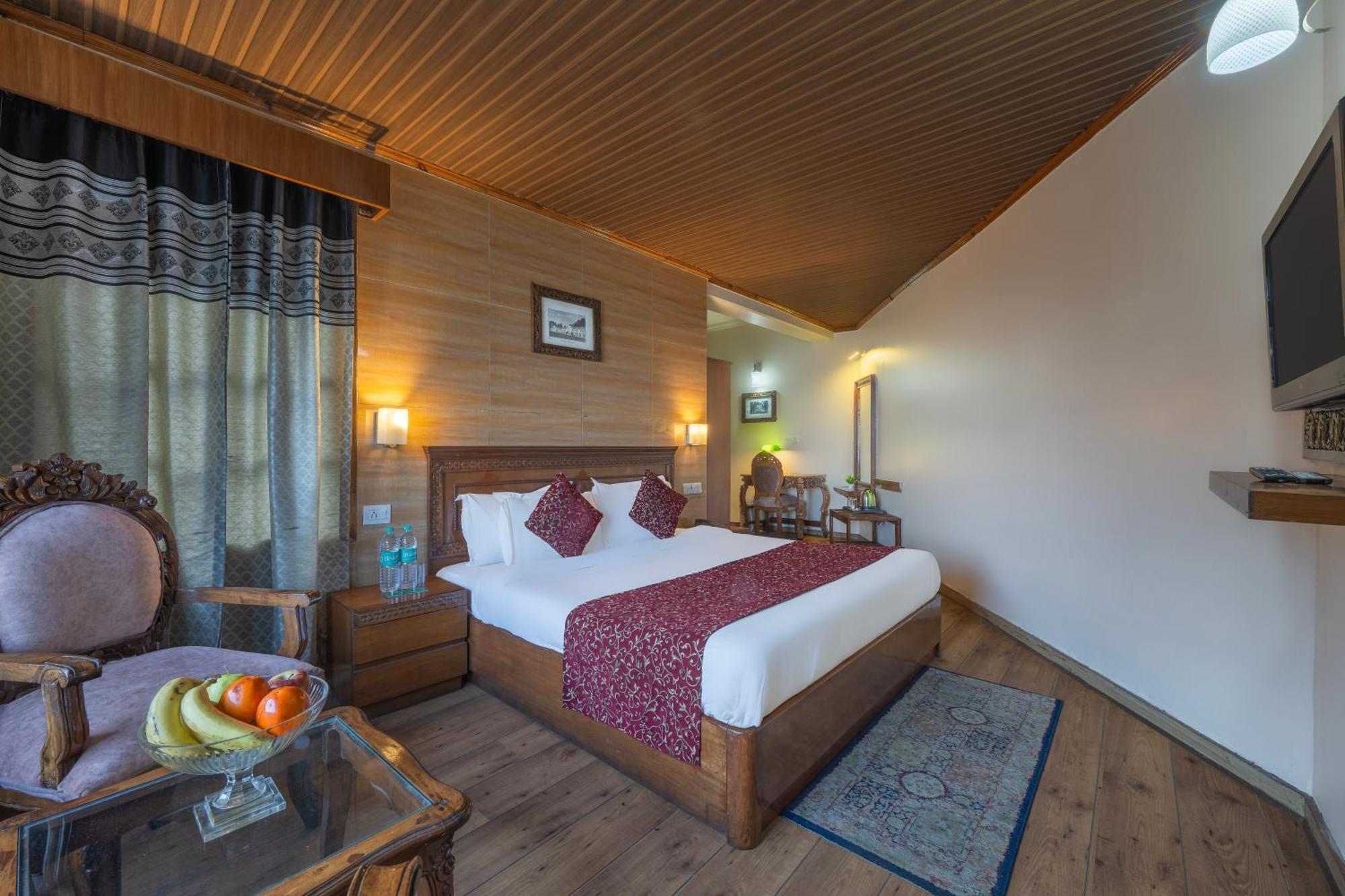Wingait Inn - Hotel Near Mall Road Шимла Екстериор снимка
