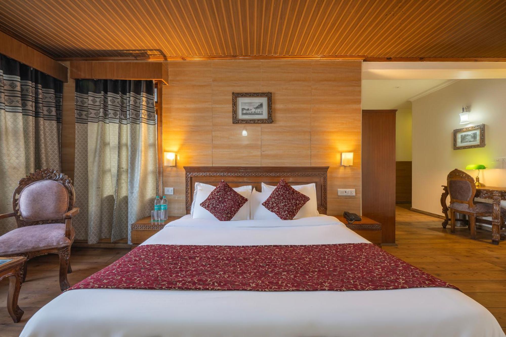 Wingait Inn - Hotel Near Mall Road Шимла Екстериор снимка