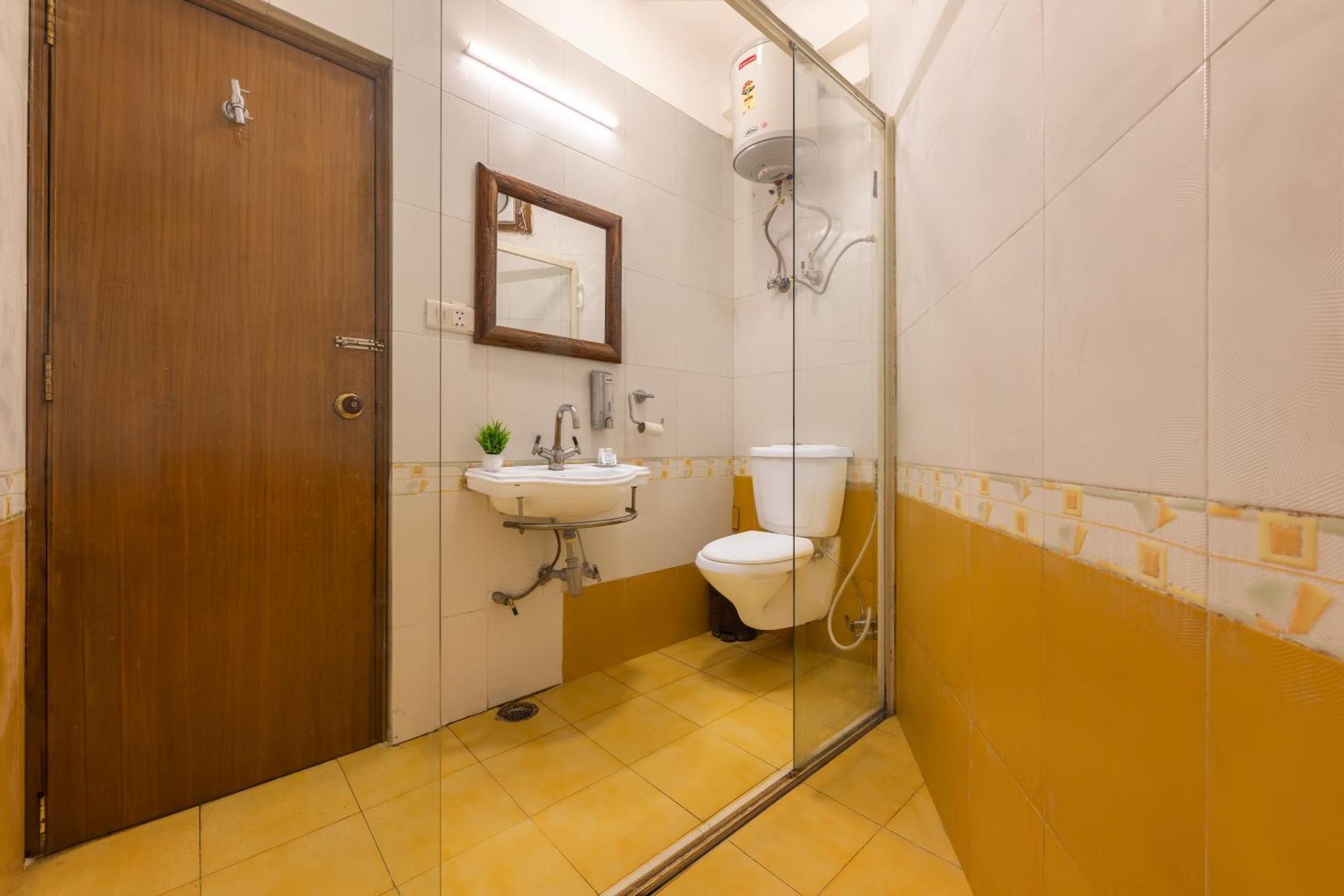 Wingait Inn - Hotel Near Mall Road Шимла Екстериор снимка