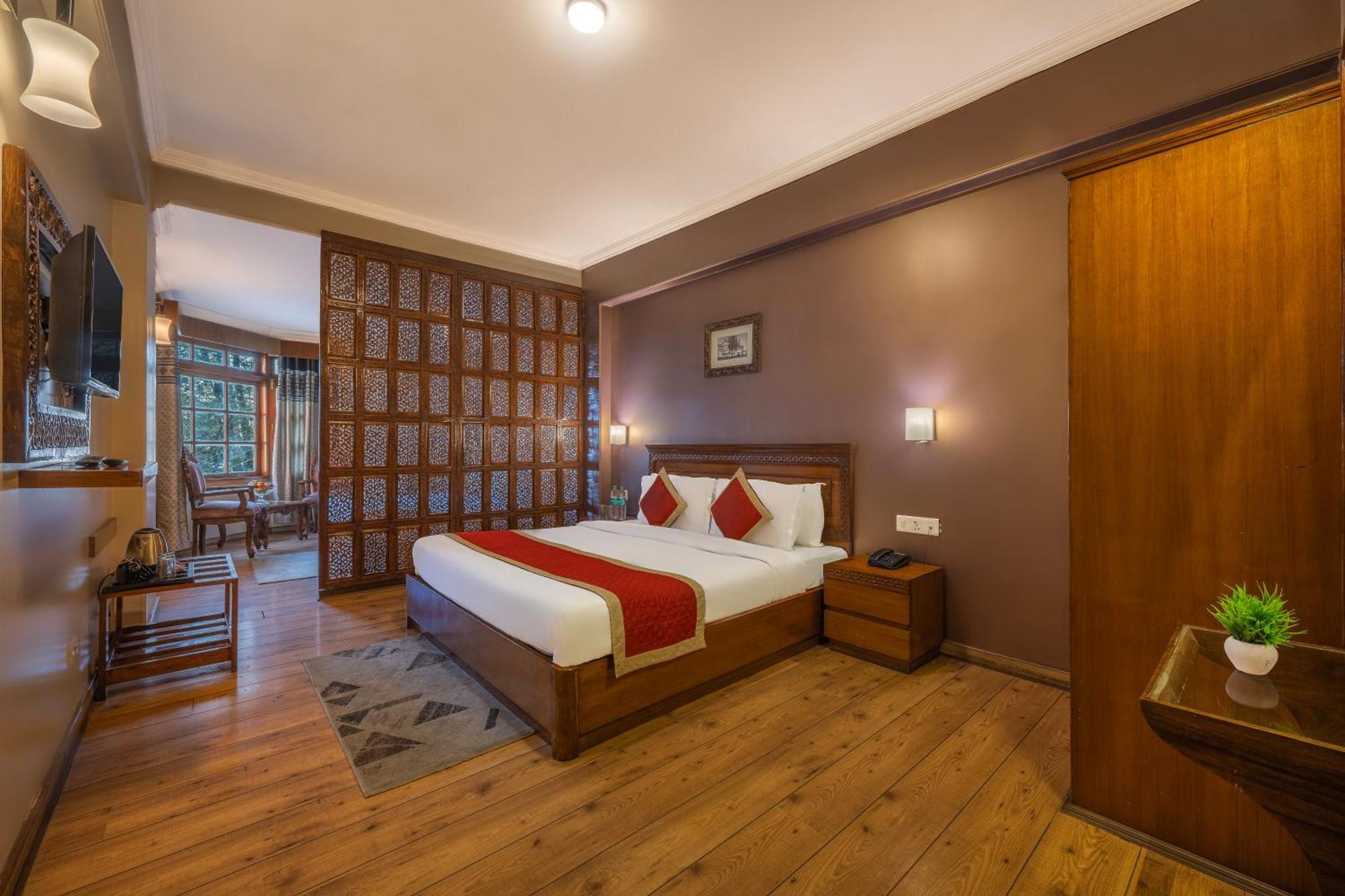 Wingait Inn - Hotel Near Mall Road Шимла Екстериор снимка
